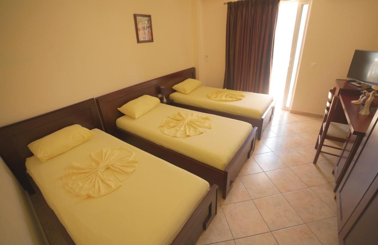 Hotel Serxho Sarandë 外观 照片