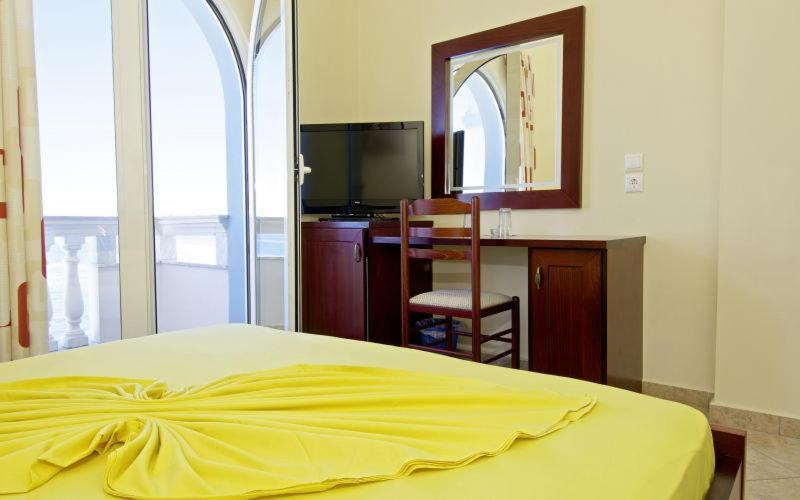 Hotel Serxho Sarandë 外观 照片
