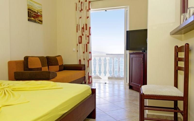 Hotel Serxho Sarandë 外观 照片