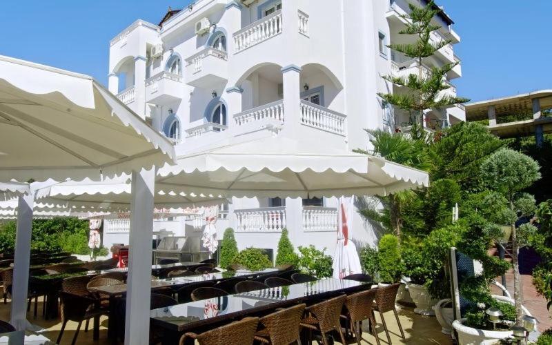 Hotel Serxho Sarandë 外观 照片