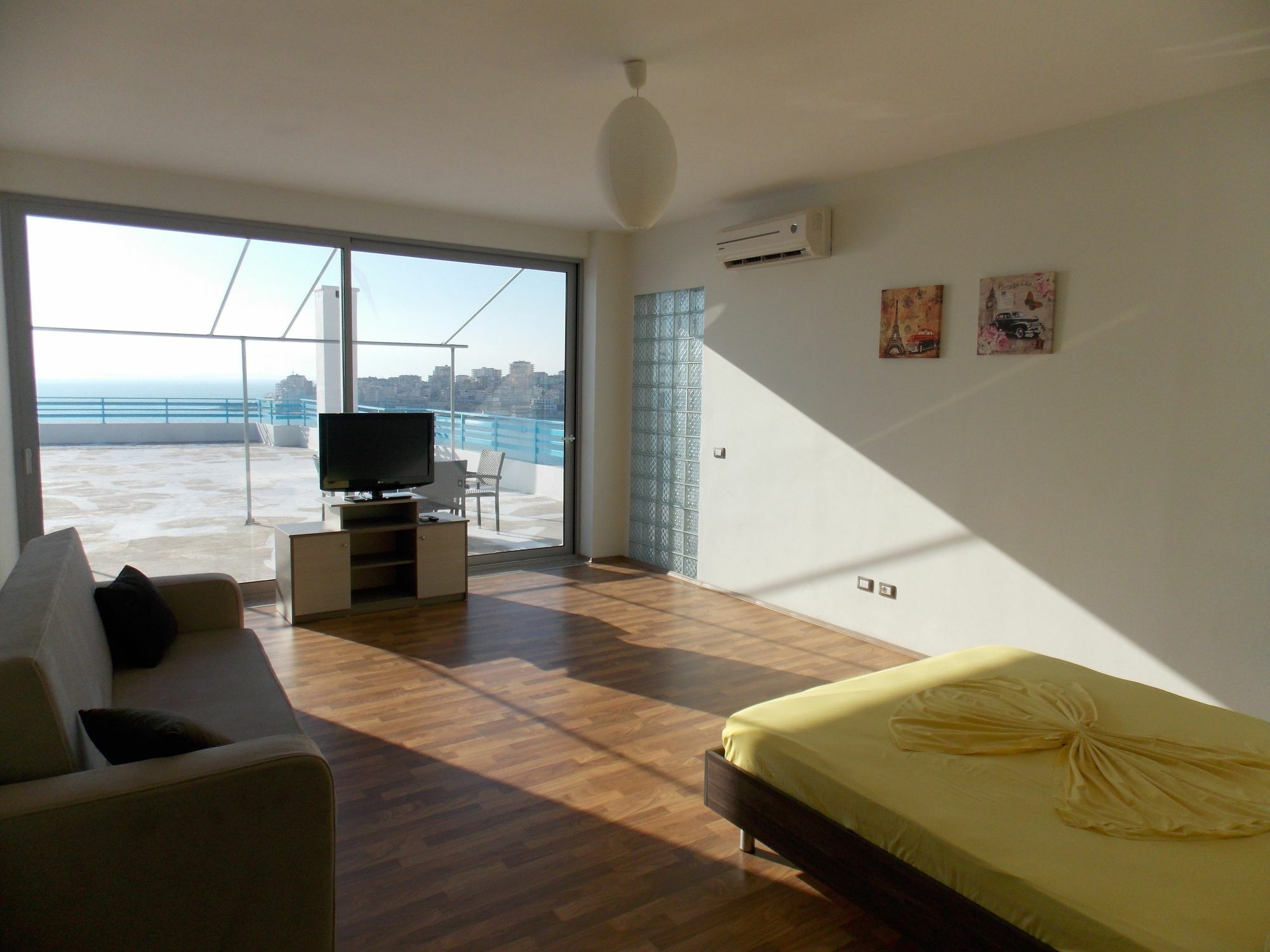Hotel Serxho Sarandë 外观 照片